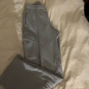 Aritzia tna mega cargo sweatpants